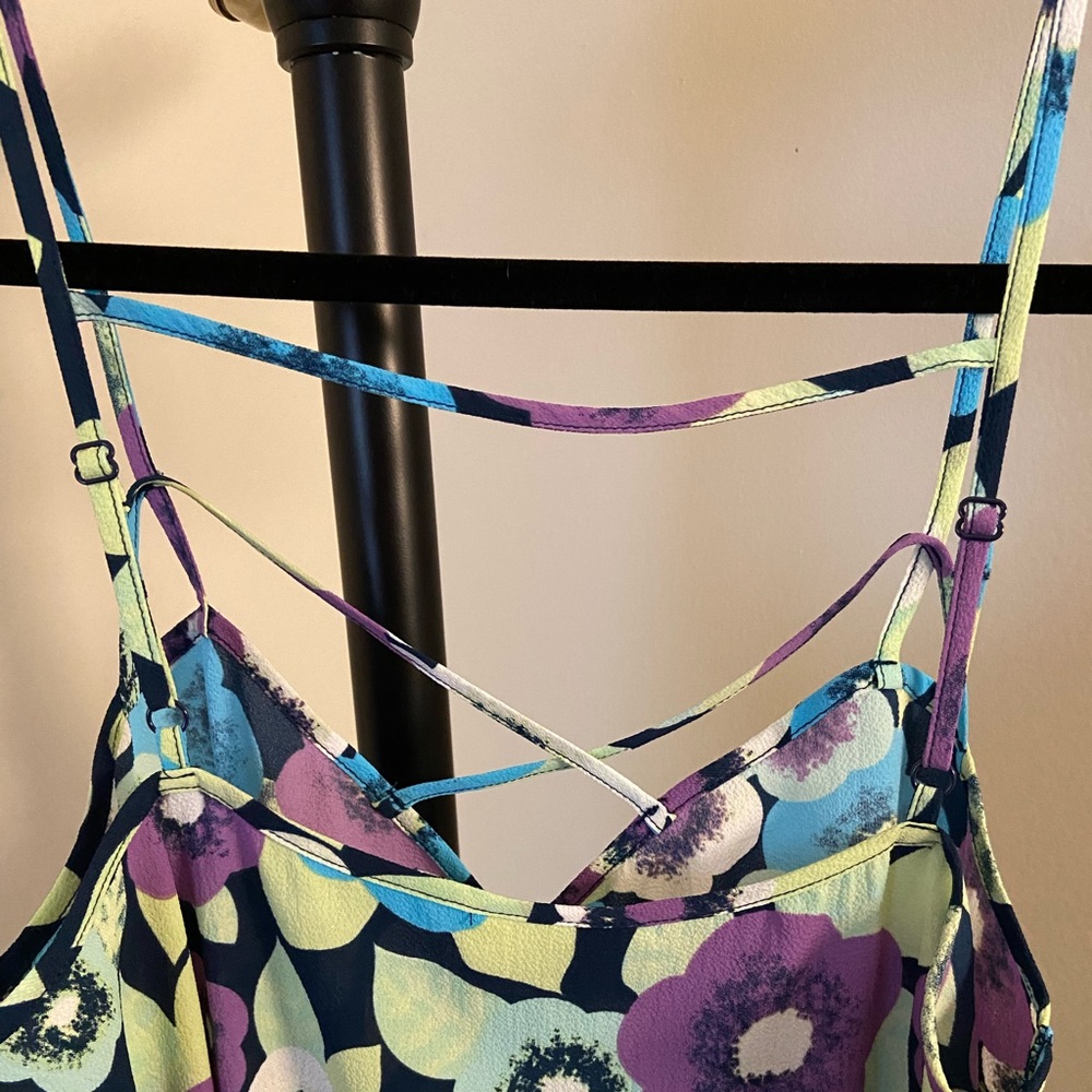 ModCloth Flower Top: Medium - Picture 6 of 6
